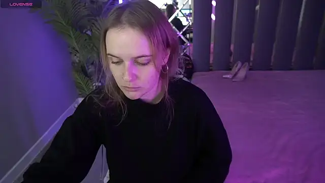 Snapshot of MaribelRiverr_ chatting on 11.02.25 MaribelRiverr online show from 11.02.25