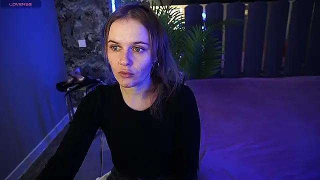 Snapshot of MaribelRiverr_ chatting on 11.03.25 MaribelRiverr online show from 11.03.25