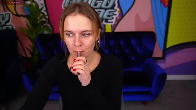 Snapshot of MaribelRiverr_ chatting on 11.11.25 MaribelRiverr online show from 11.11.25