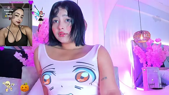 KimVelezz online show from 10.30.25