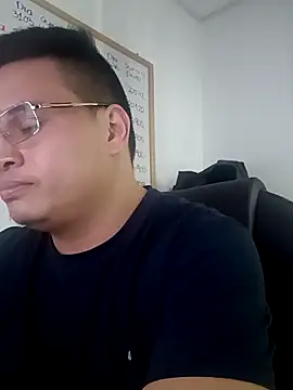 Snapshot of ahntony__69 chatting on 12.04.25 ahntony 69 online show from 12.04.25