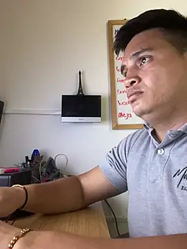 Snapshot of ahntony__69 chatting on 04.05.26 ahntony 69 online show from 04.05.26