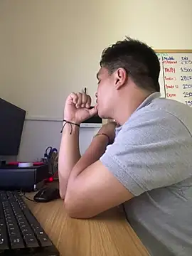 Snapshot of ahntony__69 chatting on 04.06.26 ahntony 69 online show from 04.06.26