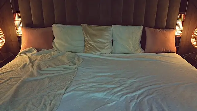 BettyDark online show from 11.27.25