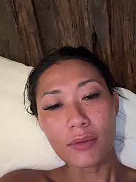 Snapshot of thai-dreamgirl chatting on 02.26.26 thai-dreamgirl online show from 02.26.26