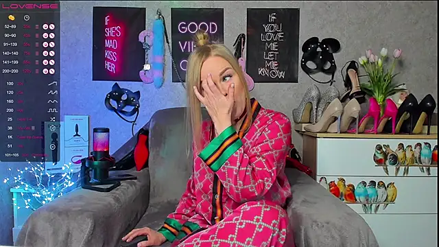 HannaKorsak online show from 02.24.25