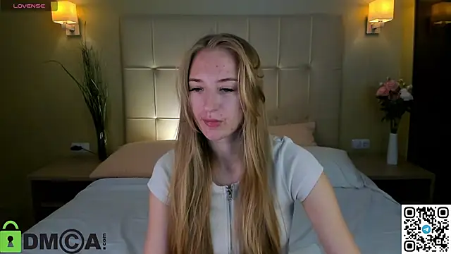 Snapshot of Stacy_River chatting on 09.29.25 Stacy River online show from 09.29.25