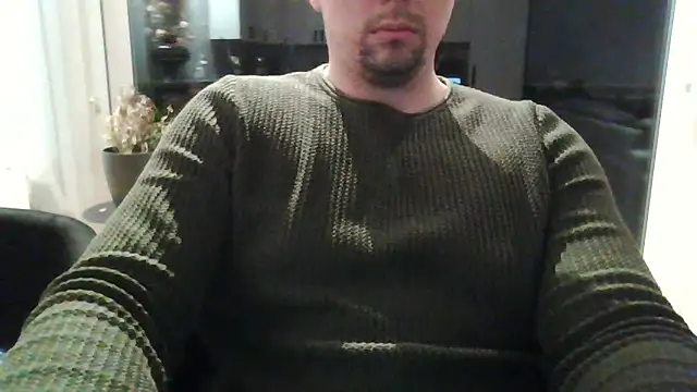 Snapshot of aleksergira chatting on 03.21.25 aleksergira online show from 03.21.25