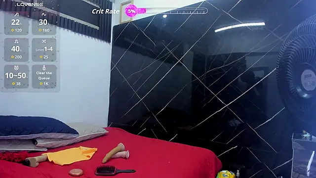 Snapshot of Analiasmith89 chatting on 10.29.25 Analiasmith89 online show from 10.29.25