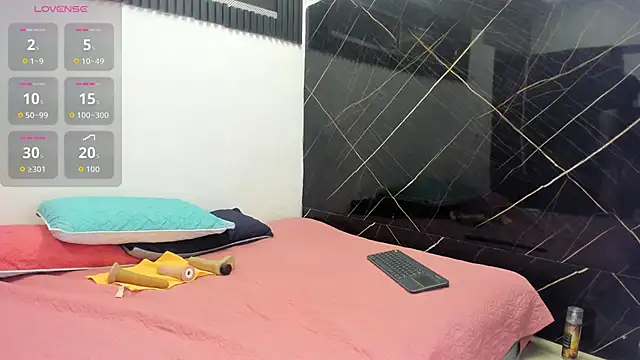 Snapshot of Analiasmith89 chatting on 11.13.25 Analiasmith89 online show from 11.13.25