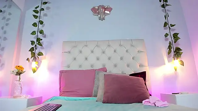 Isabella Flowers online show from 01.09.26