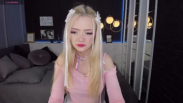 EmilyAir online show from 12.28.24