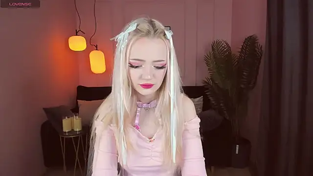 EmilyAir online show from 01.01.25