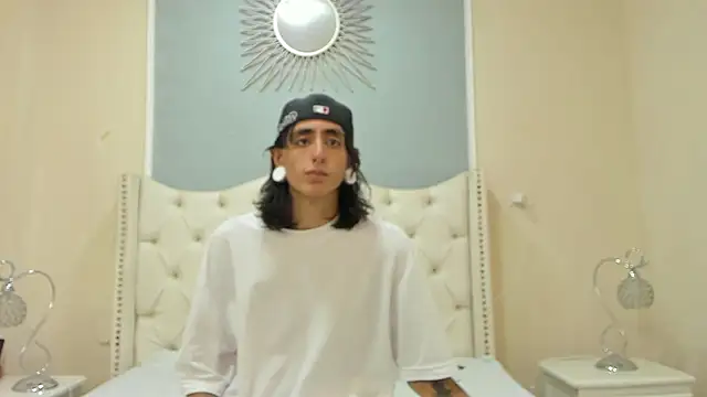 Snapshot of Matthew_Dixonn chatting on 12.13.24 Matthew Dixonn online show from 12.13.24