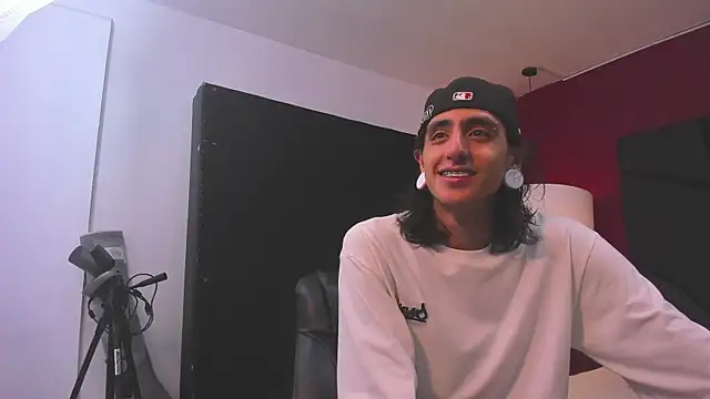 Snapshot of Matthew_Dixonn chatting on 12.26.24 Matthew Dixonn online show from 12.26.24