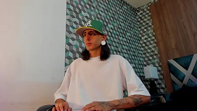 Snapshot of Matthew_Dixonn chatting on 01.27.25 Matthew Dixonn online show from 01.27.25