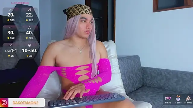 Dakota Mon online show from 11.19.25