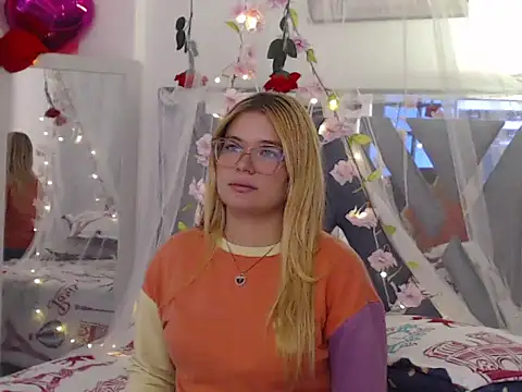 Steisyromero7 online show from 11.18.25