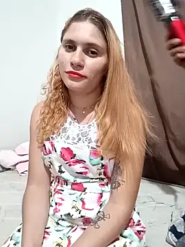 Snapshot of Scarlett-Leh chatting on 12.22.24 Scarlett-Leh online show from 12.22.24