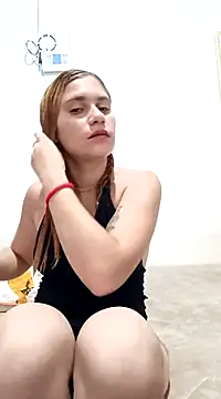 Snapshot of Scarlett-Leh chatting on 12.30.24 Scarlett-Leh online show from 12.30.24