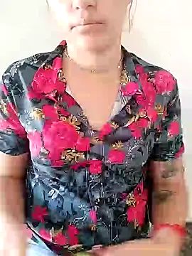 Snapshot of Scarlett-Leh chatting on 02.18.25 Scarlett-Leh online show from 02.18.25