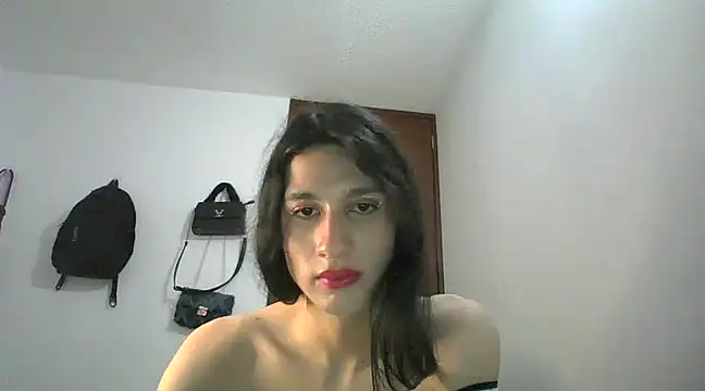 Snapshot of Safiro_Queen chatting on 12.14.24 Safiro Queen online show from 12.14.24