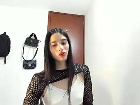 Snapshot of Safiro_Queen chatting on 01.19.25 Safiro Queen online show from 01.19.25