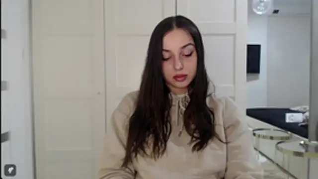 courtneyPerfect online show from 11.03.25