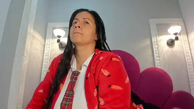 Ambber moon online show from 10.04.25