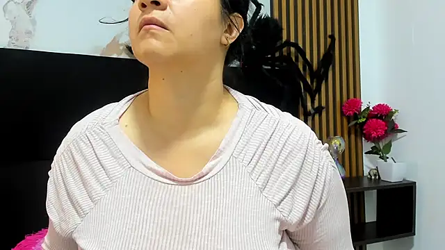 Ambber moon online show from 10.23.25