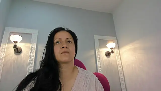 Ambber moon online show from 10.30.25