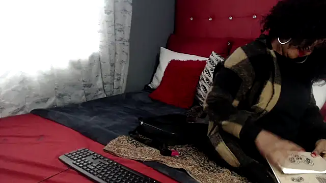 Foxybrownxx1 online show from 02.17.25
