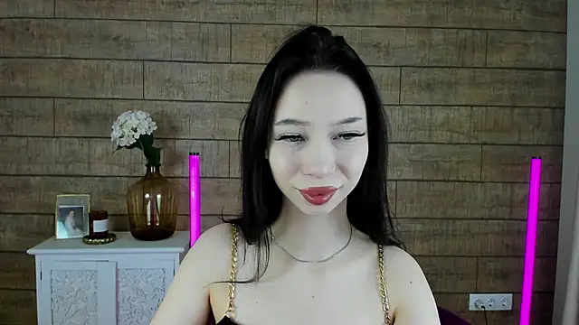 MaliaLandre online show from 03.14.25