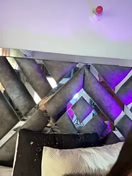 LylaLee111 online show from 02.24.25