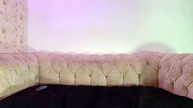 kira mz online show from 10.10.25