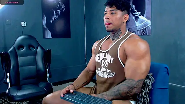 Snapshot of bradley_smith chatting on 10.03.25 bradley smith online show from 10.03.25