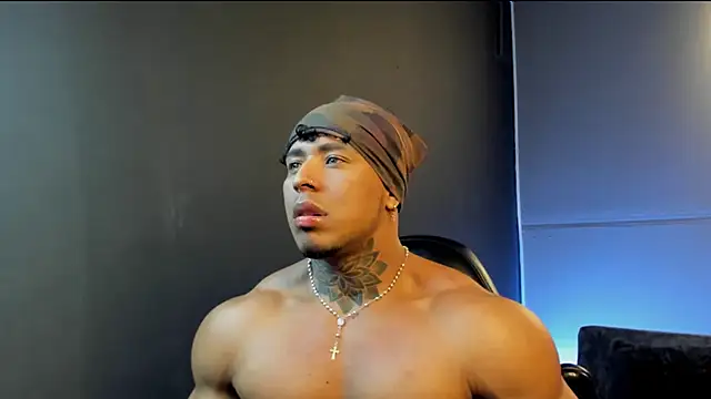 Snapshot of bradley_smith chatting on 10.31.25 bradley smith online show from 10.31.25