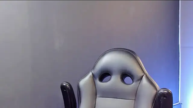 Snapshot of bradley_smith chatting on 11.01.25 bradley smith online show from 11.01.25