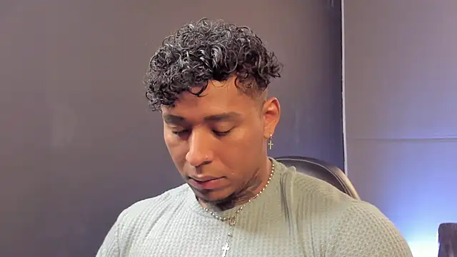 Snapshot of bradley_smith chatting on 11.03.25 bradley smith online show from 11.03.25