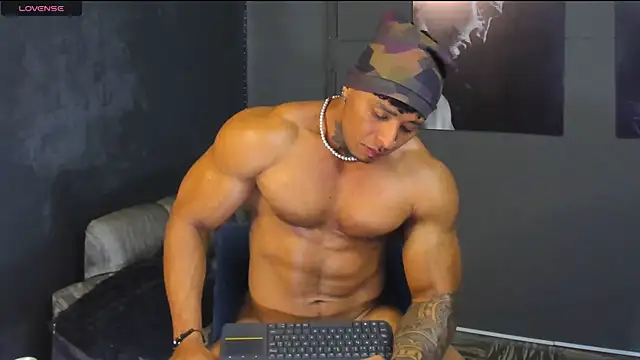 Snapshot of bradley_smith chatting on 06.27.26 bradley smith online show from 06.27.26
