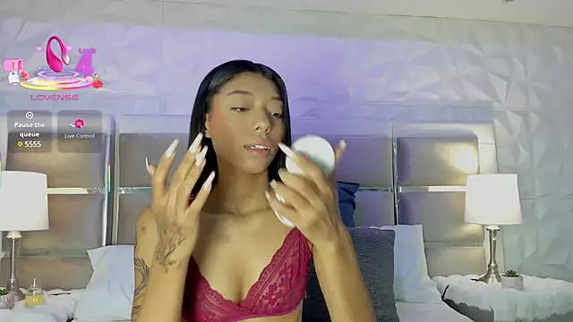 Any Petitte online show from 03.13.25