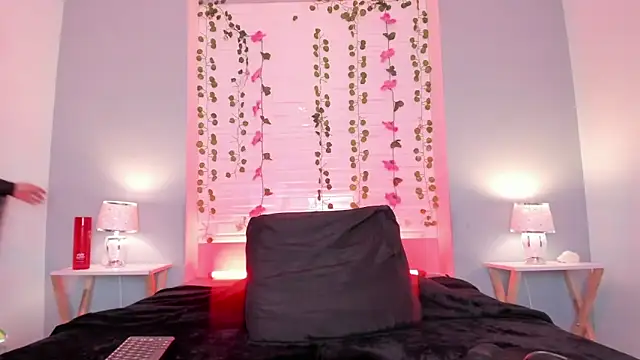 KylieMaxwell online show from 01.21.25