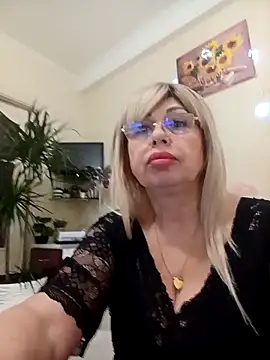 Snapshot of SusieNoreen chatting on 02.28.25 SusieNoreen online show from 02.28.25
