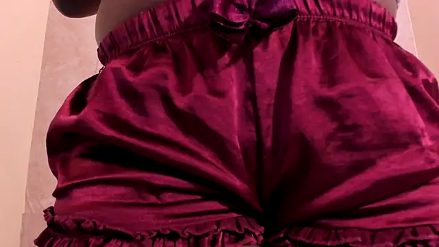 NicolVilla online show from 02.14.25