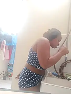 NicolVilla online show from 12.21.25