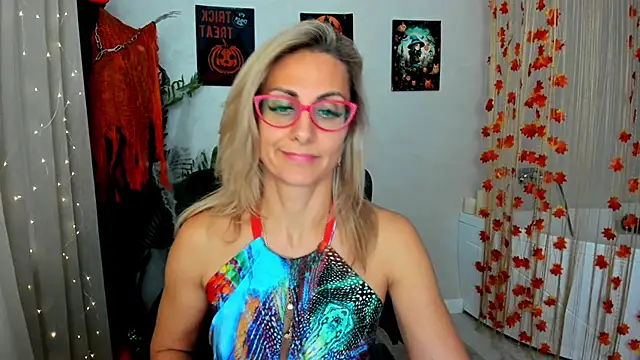 Snapshot of MuseOfStage chatting on 10.15.25 MuseOfStage online show from 10.15.25