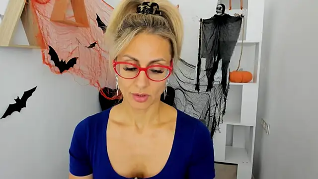 Snapshot of MuseOfStage chatting on 10.20.25 MuseOfStage online show from 10.20.25