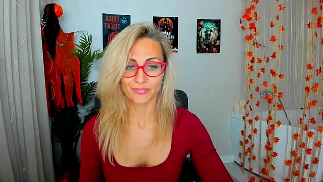 Snapshot of MuseOfStage chatting on 10.23.25 MuseOfStage online show from 10.23.25