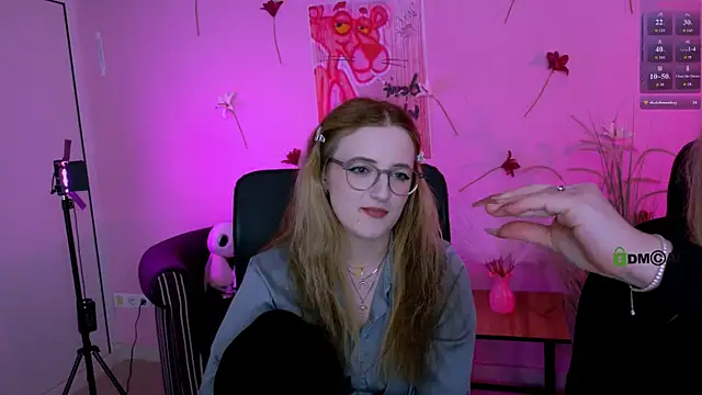 Snapshot of juli_kisss chatting on 05.27.26 juli kisss online show from 05.27.26