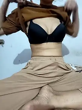 Snapshot of catreena chatting on 10.26.25 catreena online show from 10.26.25